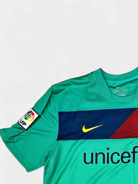 FC Barcelona 2010-11 Football Shirt made by Nike size large