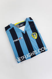 2008- 09 Leeds United football shirt made by Macron in size 3XL