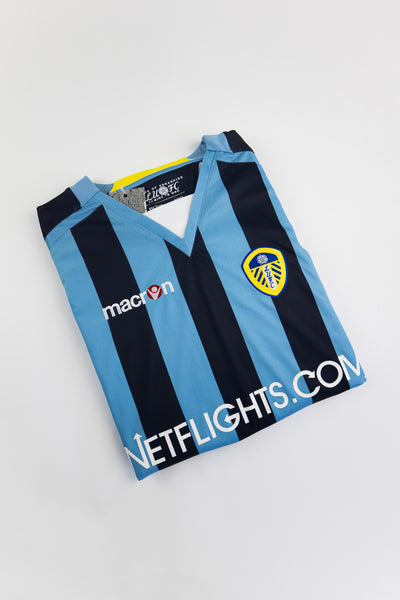 2008- 09 Leeds United football shirt made by Macron in size 3XL