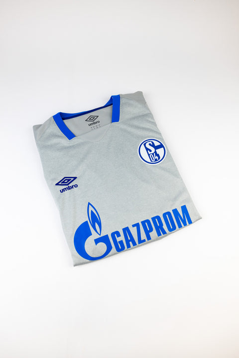 2018-19 Schalke 04 Football shirt made by Umbro available in various sizes.