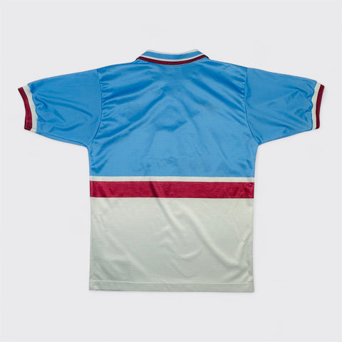 Aston Villa 1997-98 Football Shirt made by Reebok size Small.