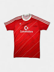 Bayern München 1985-86 Football shirt made by Adidas size Medium.