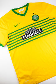 Celtic 2013-14 Football shirt made by nike size Large