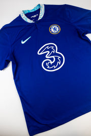 Chelsea 2022-23 football shirt made by Nike size medium.