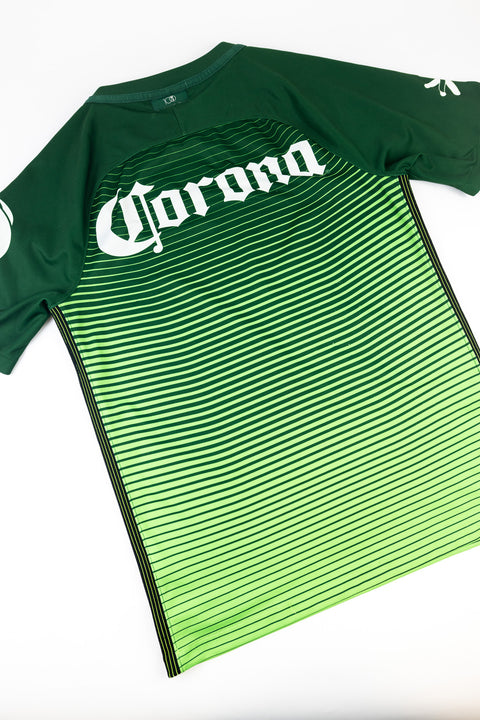 Club America 2016-17 Football Shirt made by Nike size Small