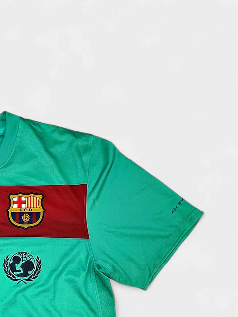 FC Barcelona 2010-11 Football Shirt made by Nike size large
