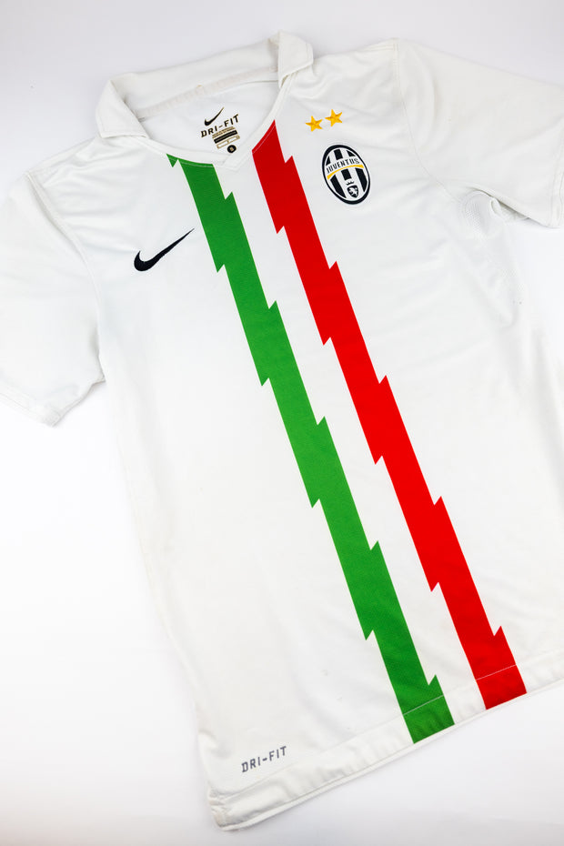 Juventus FC 2010-11 Football Shirt Made by Nike Size Small