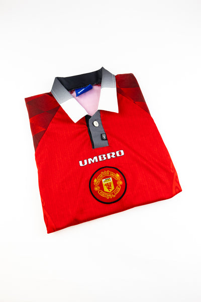 Manchester United 1996-98 Football Shirt made by Umbro size medium
