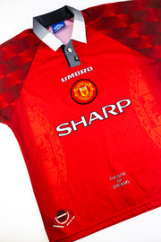 Manchester United 1996-98 Football Shirt made by Umbro size medium