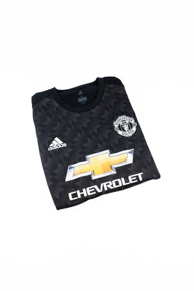 Manchester United 2017-18 Football Shirt made by Adidas size Large