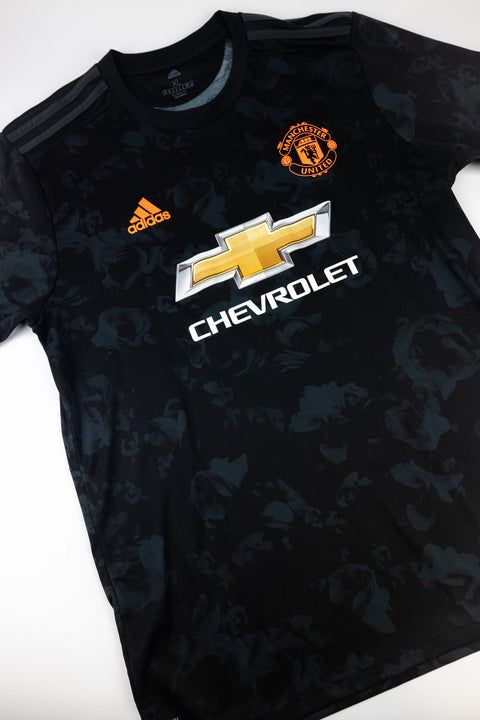 Manchester United 2019-20 Football Shirt made by Adidas size XL