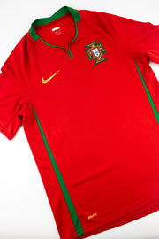 Portugal 2008-10 football shirt made by Nike size small