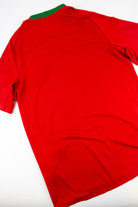 Portugal 2008-10 football shirt made by Nike size small