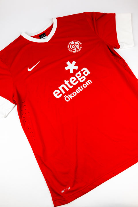 FSV Mainz 2012-13 Football Shirt made by Nike sized XL.