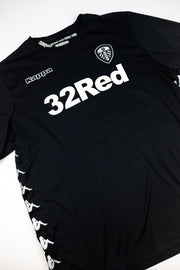 Leeds United 2017-18 football shirt made by Kappa size XXXL.