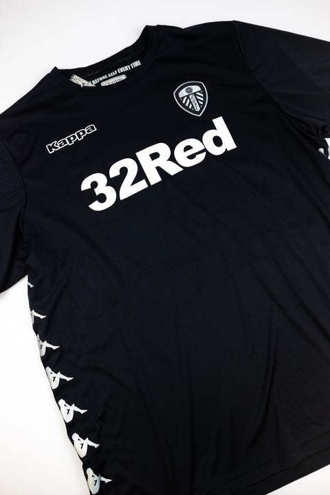 Leeds United 2017-18 football shirt made by Kappa size XXXL.