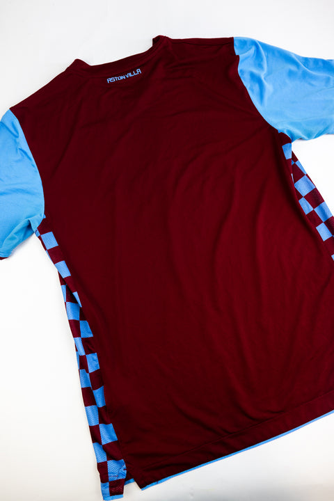 Aston Villa 2010-11 football shirt made by Nike size Large