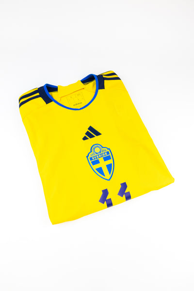 Sweden 2022-23 Football Shirt Made by Adidas Size Large