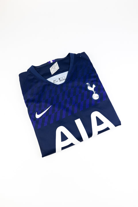 Tottenham Hotspur 2019-20 Football Shirt made by Nike size XL.
