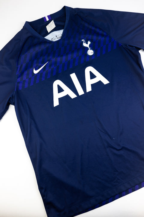 Tottenham Hotspur 2019-20 Football Shirt made by Nike size XL.