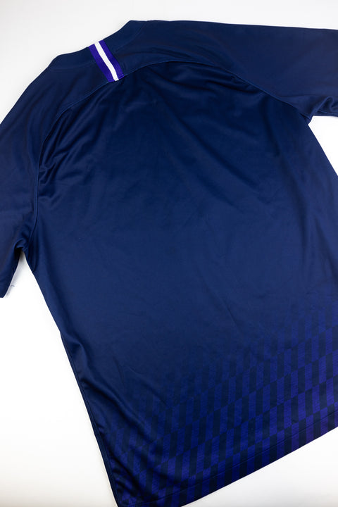 Tottenham Hotspur 2019-20 Football Shirt made by Nike size XL.