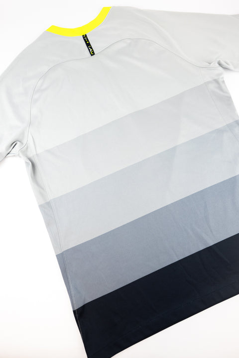 Tottenham Hotspur 2020-21 Football Shirt Made by Nike Size Medium