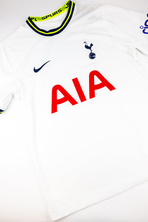 Tottenham Hotspur 2022-23 Football Shirt Made by Nike Size Medium
