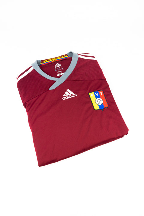Venezuela 2011-12 Football Shirt Made by Adidas Size Large