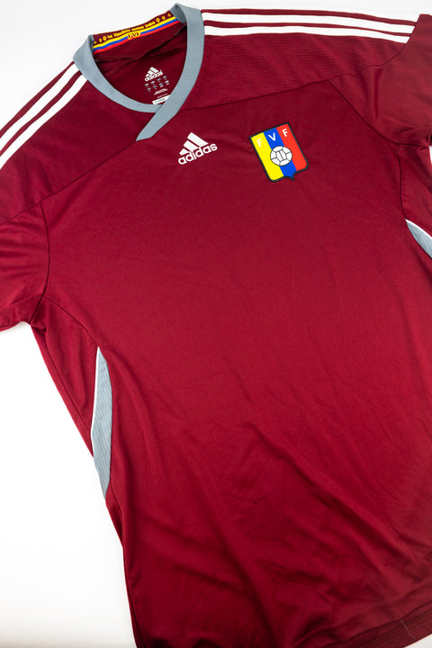 Venezuela 2011-12 Football Shirt Made by Adidas Size Large